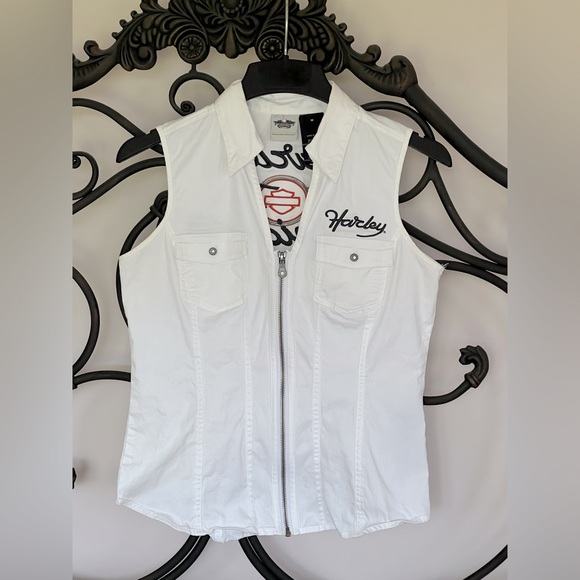EUC Harley Davidson Sleeveless zipper top. Worn once. Embroidered lettering. - Picture 3 of 6